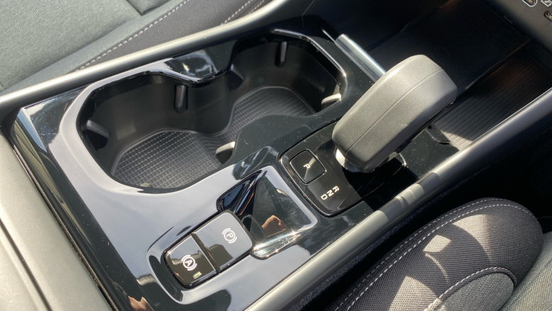 Volvo XC40 2.0 B3P Plus Dark 5dr Auto Petrol Estate